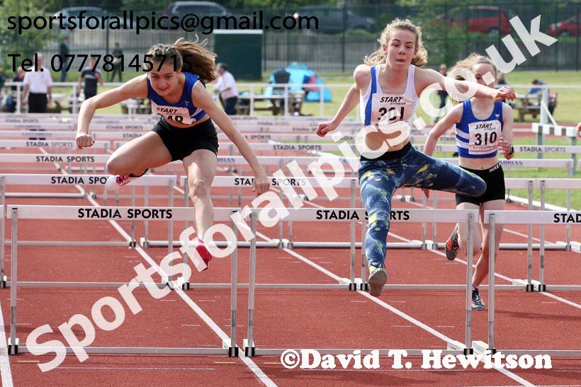 Girls under-15 hurdles, North Eastern Track and Fields Champs., Middlesbrough. Photo: David T. Hewitson/Sports for All Pics